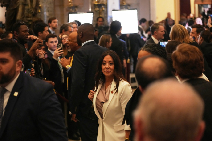 Svi skandali Trampove osramoćene ministarke: Afera sa telohraniteljem, opijanje na radnom mestu, obletanje oko mladih saradnica