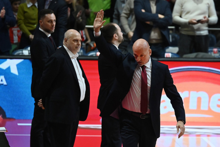 Šok pred meč sa Barselonom: Zvezda otpustila trenera!