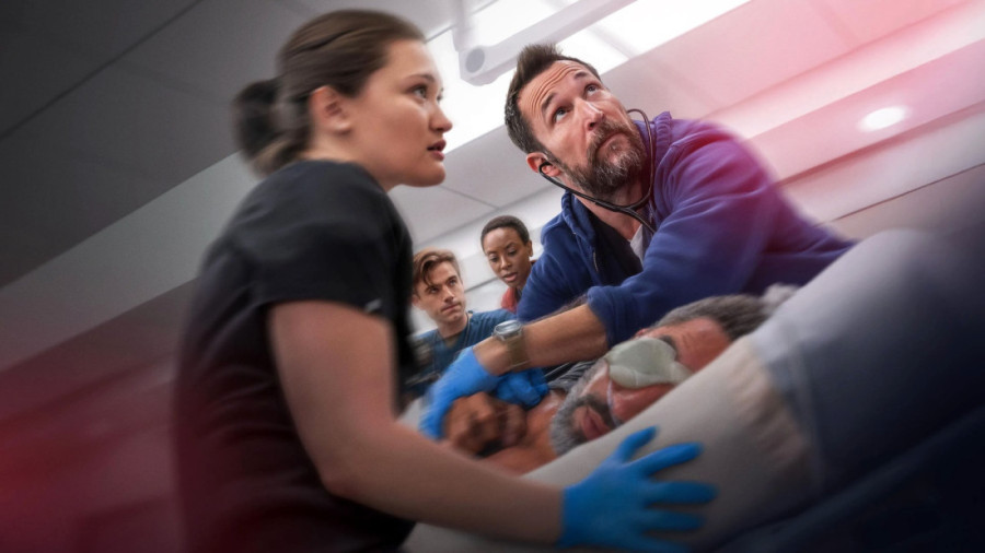 Ne smete da se ugojite, pocrnite, da se tetovirate ili ošišate: Noa Vajli o haosu na setu serije "The Pitt" (FOTO/VIDEO)