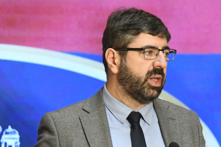 I ovo je politika blokadera: Lazović javno pozvao na korišćenje narkotika! (VIDEO)