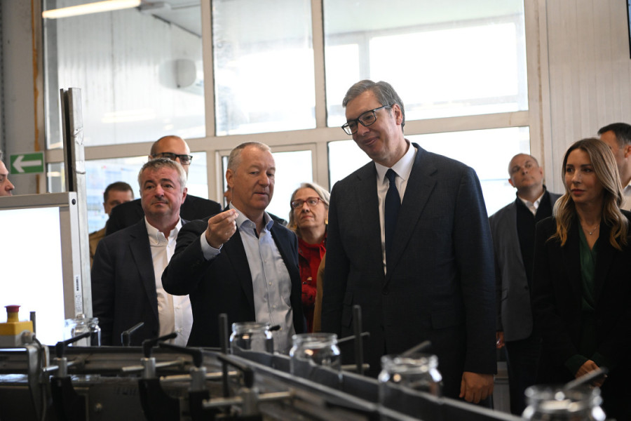Otvaren pogon kompanije Vaider Srpske fabrike stakla: Vučić u obilasku (VIDEO/FOTO)