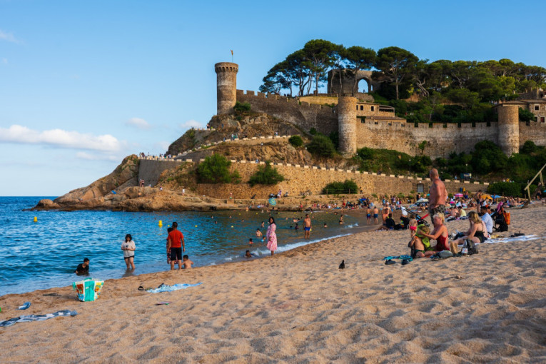 Skriveni biser u blizini Barselone: Ova destinacija nudi more i plaže koje su idealne za savršen odmor iz snova (FOTO)