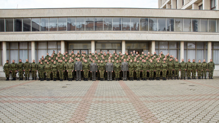 Ceo bataljon u novom stroju: Hiljadu vojnika dobilo stalni radni odnos