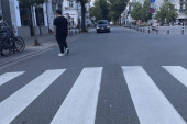 Ima 97 godina i seo je za volan! Na pešačkom prelazu udario ženu, policija odmah reagovala