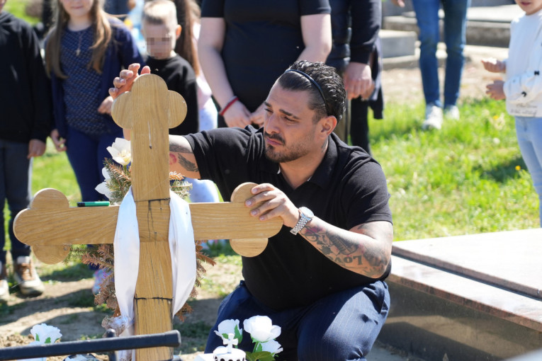 Prva ispovest Darka Lazića nakon pogibije brata: Jedna stvar me mnogo boli, mnogi su došli na sahranu da bi se promovisali