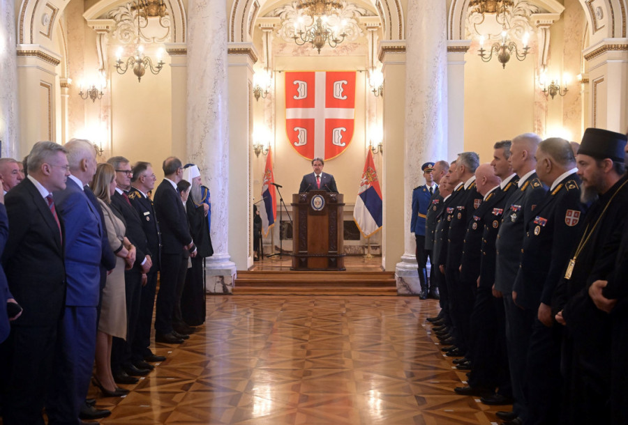 Svečani prijem za Dan Vojske: Državni vrh i patrijarh Porfirije uz poruku o jačanju odbrane i stabilnosti (FOTO/VIDEO)