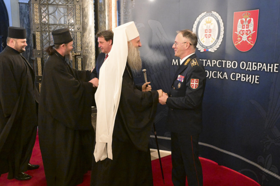 Svečani prijem za Dan Vojske: Državni vrh i patrijarh Porfirije uz poruku o jačanju odbrane i stabilnosti (FOTO/VIDEO)