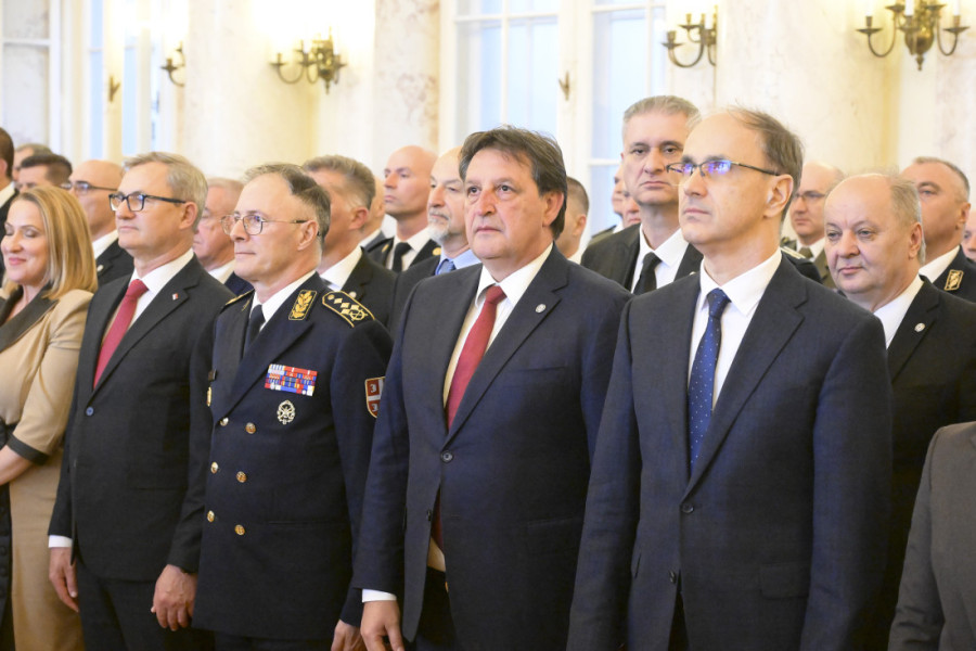 Svečani prijem za Dan Vojske: Državni vrh i patrijarh Porfirije uz poruku o jačanju odbrane i stabilnosti (FOTO/VIDEO)