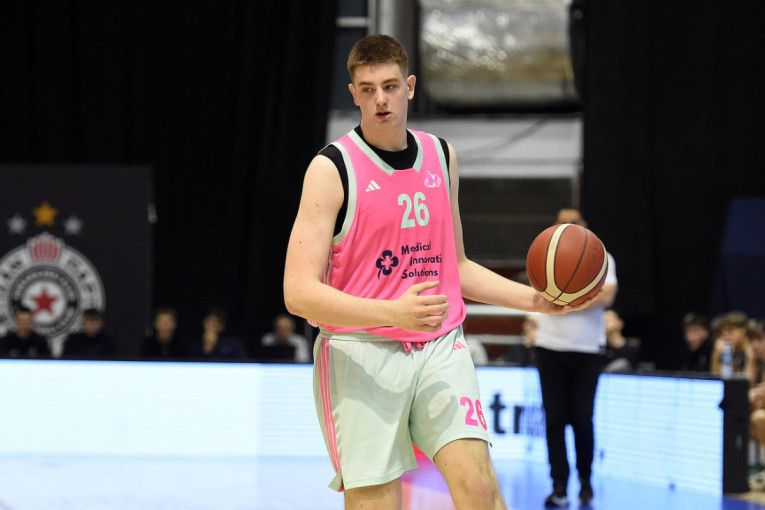 Megini juniori razbili Crvenu zvezdu: Sa +42 osvojili titulu (FOTO)