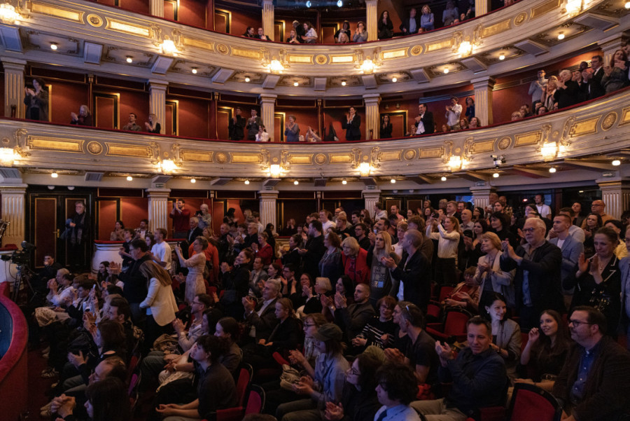 Ovacije za "Boeme" u Narodnom pozorištu: Dirigent je uradio nešto neverovatno (FOTO)