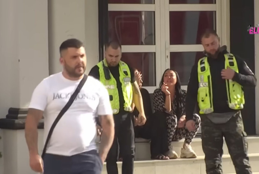 Mina Vrbaški kuka i moli dečka posle raskida! Htela da se baci na kolena: "Ne blamiraj se!"