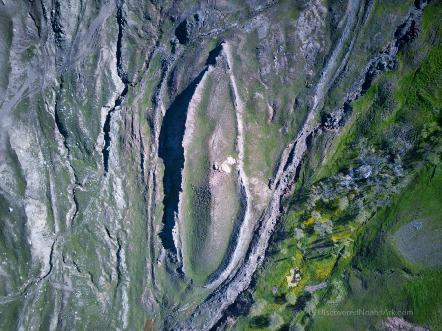 Nojeva barka ili obično brdo? Arheolozi tvrde da su našli drevni brod, geolozi im se smeju