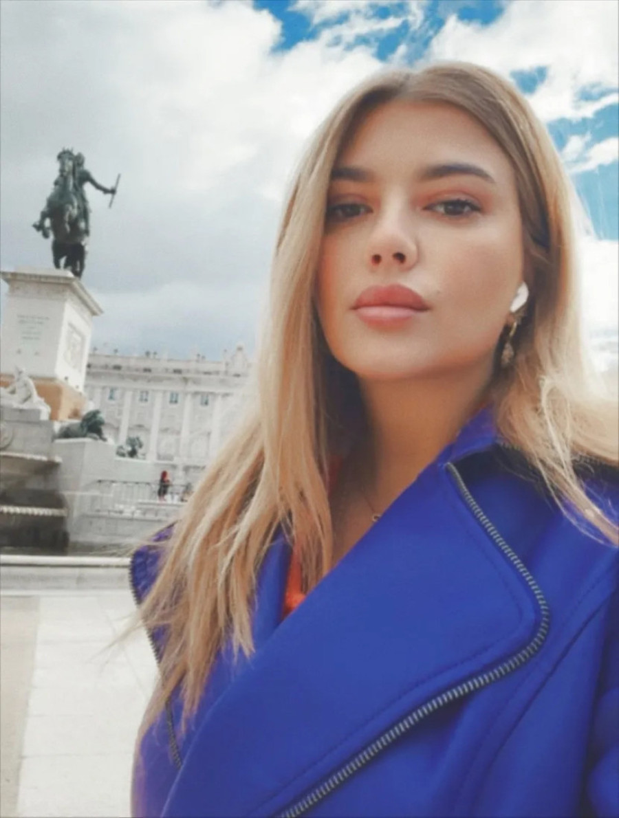 Kijina objava napravila haos na mrežama: "Sediš sa mojim neprijateljima..."