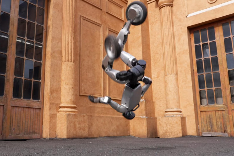 Robot koji kliza, pleše i vozi rolere ostavio svet bez teksta svojim neverovatnim sposobnostima (FOTO)