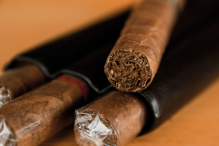 Rusi krenuli u rat protiv vejpova! Otvorena prva škola za odvikavanje od elektronskih cigareta