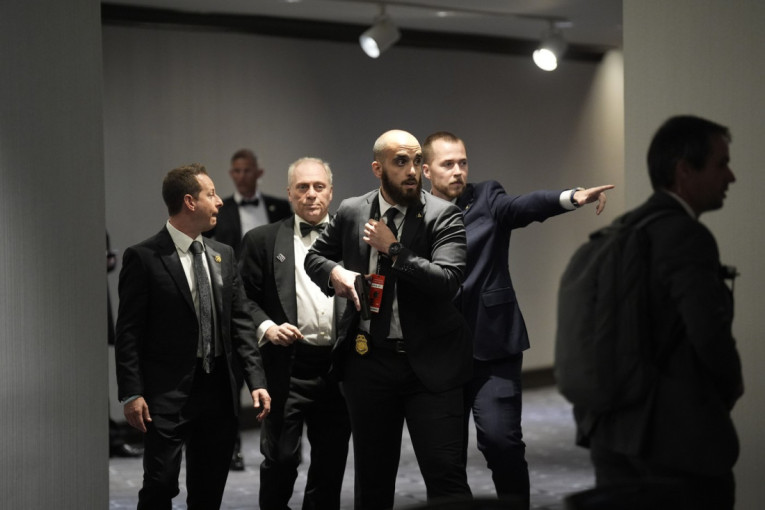 FBI pretresa kuću napadača u Vašingtonu, agent Tajne službe povređen u pucnjavi!