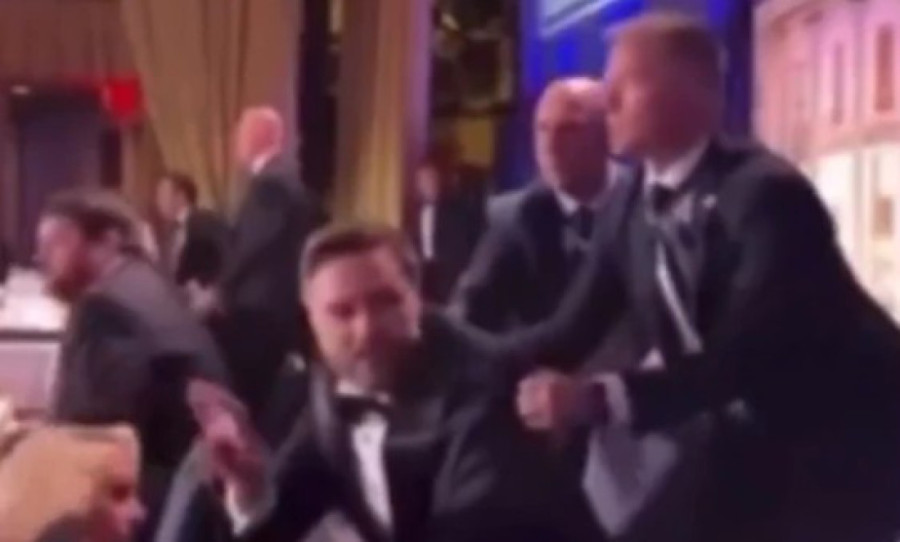 Oglasila se Bakingemska palata: Otkriveno da li kralj Čarls putuje u Vašington nakon jučerašnje drame!