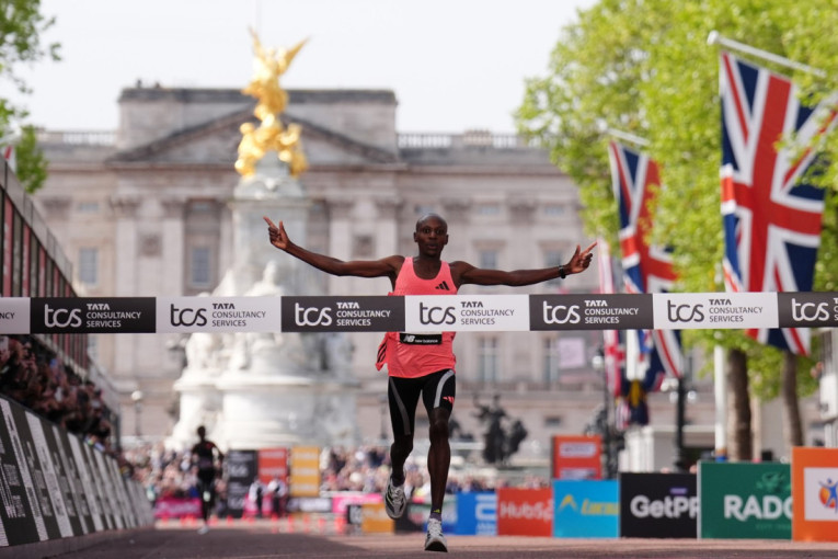 Kenijac ispisao istoriju u Londonu: Save postavio novi svetski rekord u maratonu!