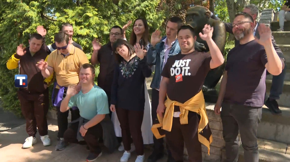 Sekunde delile od tragedije: Motociklista udario u auto iz suprotnog smera