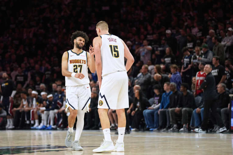 Napadač prošao kontrolu i otvorio vatru pred 2.500 ljudi: Obezbeđenje hotela Hilton na meti kritika