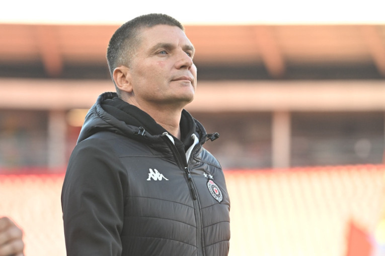 Blagojević se "uhvatio" za pozitivne stvari: Trener Partizana detaljno analizirao poraz od Zvezde, ali i "realnost" crno-belih