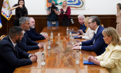 Završene konsultacije kod predsednika: Vučić razgovarao sa SPO i SRS!
