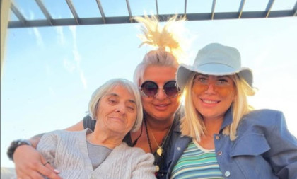 Trudna Dea Đurđević se fotkala sa majkom i bakom: "Ženski rodoslov"
