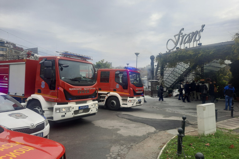 Požar u poznatom restoranu u Beogradu: Vatrogasci ispred "Franša", otkriveno i šta se zapalilo