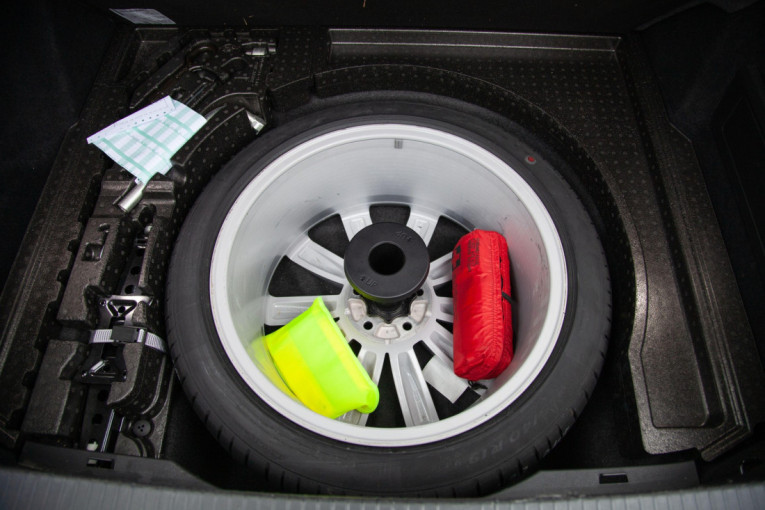 Set za popravku ili rezervna guma: Stručnjaci otkrivaju šta je sigurnije