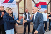 Lider naprednjaka Vučević u Vrbasu: Neka drugi pište i vrište, mi nastavljamo da brinemo o svim građanima (FOTO)