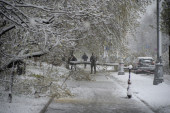 Sneg srušio rekord iz prošlog veka: Moskva pod ledenim udarom (FOTO)