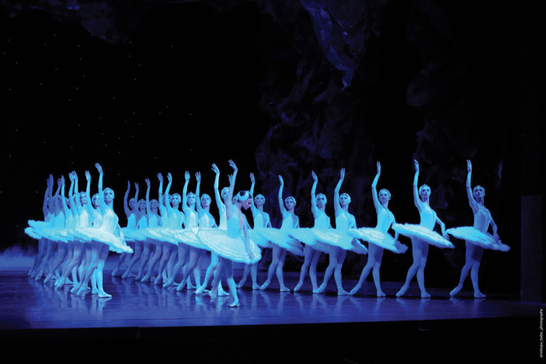 "Labudovo jezero" na Velikoj sceni Narodnog pozorišta: U ulozi princa Zigfrida velika međunarodna zvezda (FOTO)