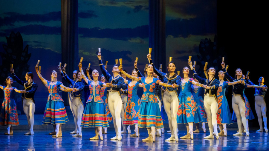 "Labudovo jezero" na Velikoj sceni Narodnog pozorišta: U ulozi princa Zigfrida velika međunarodna zvezda (FOTO)