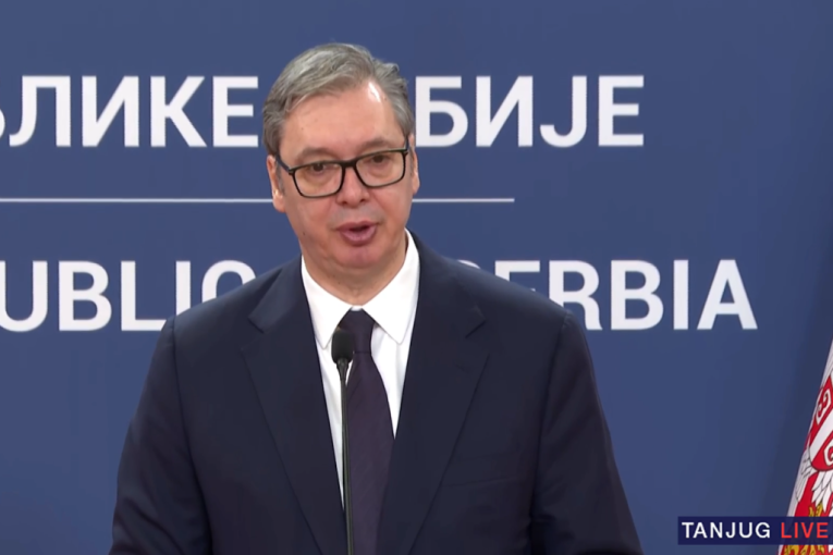 Predsednik Vučić se obraća javnosti! (FOTO/VIDEO)