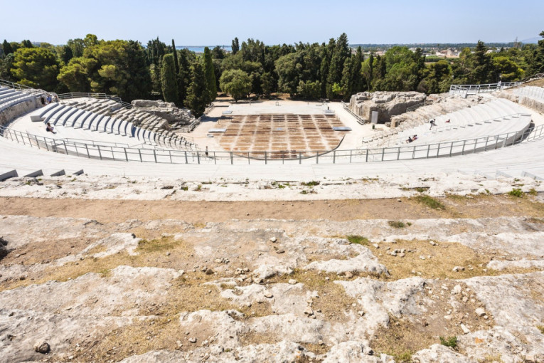 Pogled koji nećete zaboraviti: Ovaj gradić na obali Sicilije osvaja turiste iz celog sveta (FOTO)