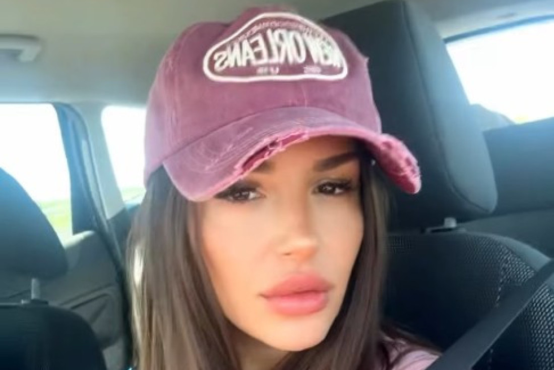 Ena Čolić u starom kompletu Zlate Petrović: Evo kako joj stoji! (FOTO)