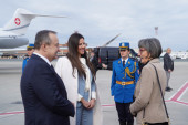 Tamara Vučić i Dačić ispratili Parmelana i njegovu suprugu na aerodromu Nikola Tesla! (FOTO)