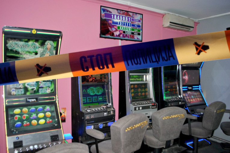 Drama kod Bujanovca: Upao u kockarnicu sa automatskim oružjem!