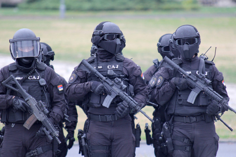 Deda (79) kuhinjskim nožem izbo unuka nakon svađe