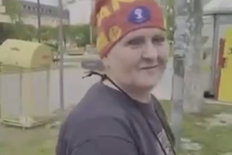 "Studentkinja" od 60 godina napala aktivistkinju SNS! Ovo je slika i prilika blokadera (VIDEO)