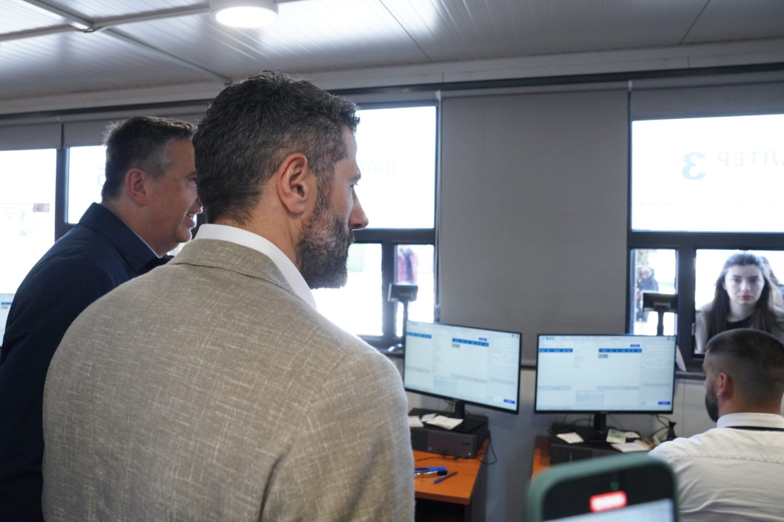 Šapić: Autobusko stajalište "Jug" učiniće saobraćaj i javni prevoz protočnijim i komfornijim (FOTO)