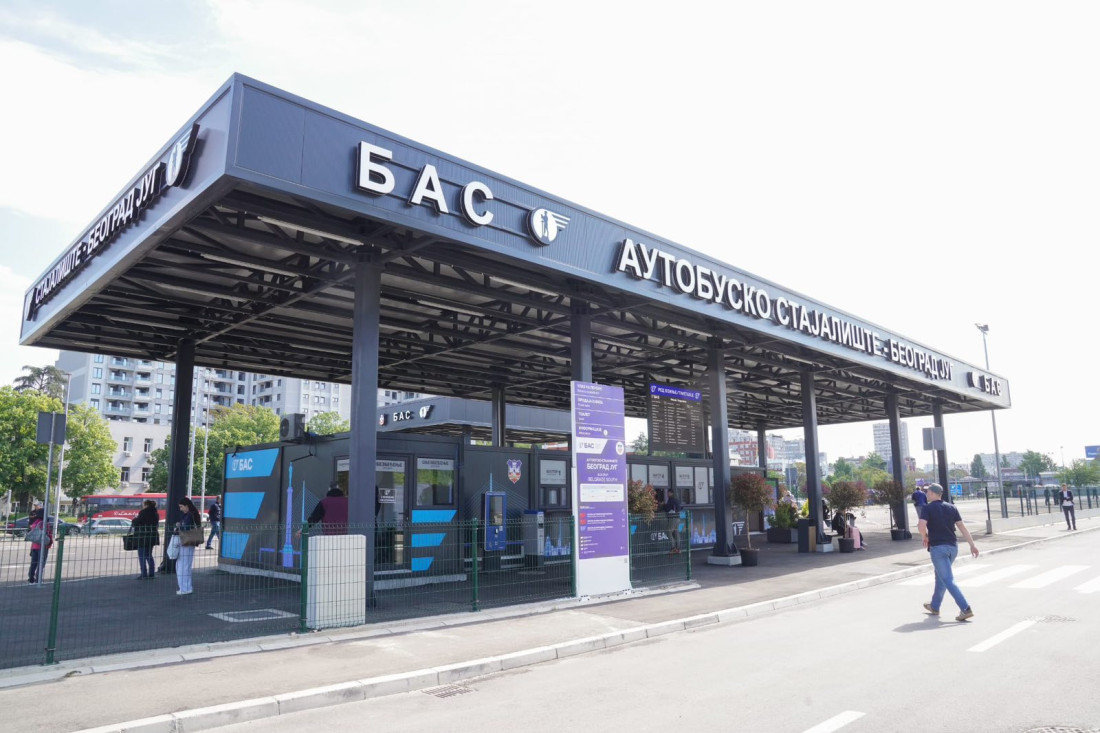 Šapić: Autobusko stajalište "Jug" učiniće saobraćaj i javni prevoz protočnijim i komfornijim (FOTO)