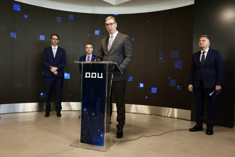 Predsednik o izborima: Blokaderi imaju ogroman novac, ali neće slomiti Srbiju