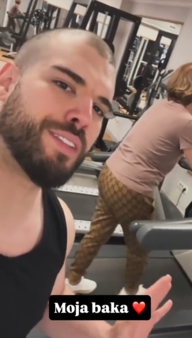 Osam banki, a ko devojčica: Evo kog je snimao Bog obrva