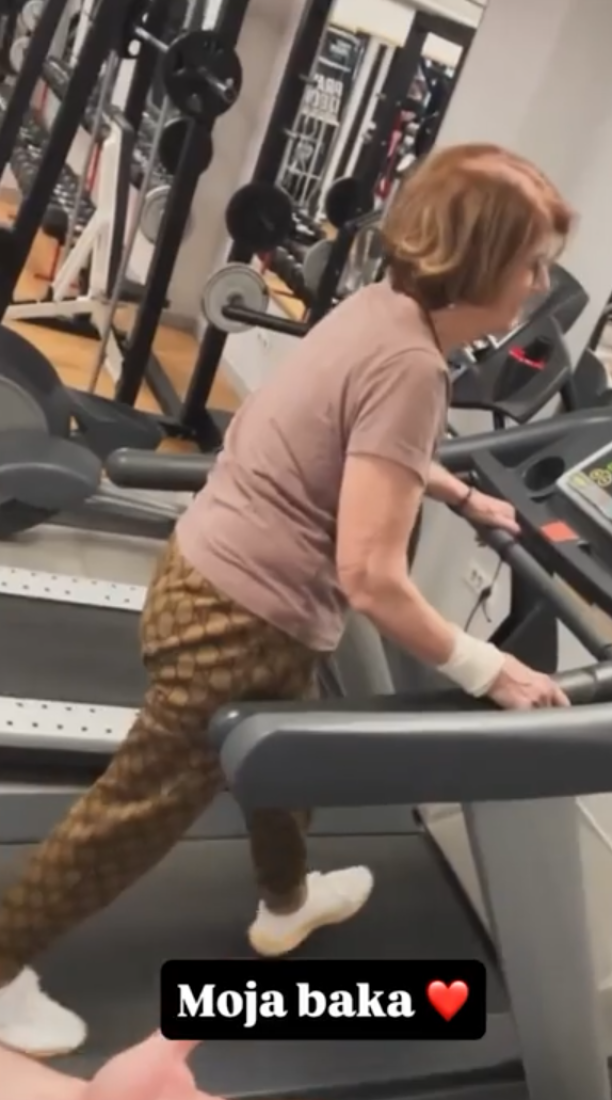 Osam banki, a ko devojčica: Evo kog je snimao Bog obrva