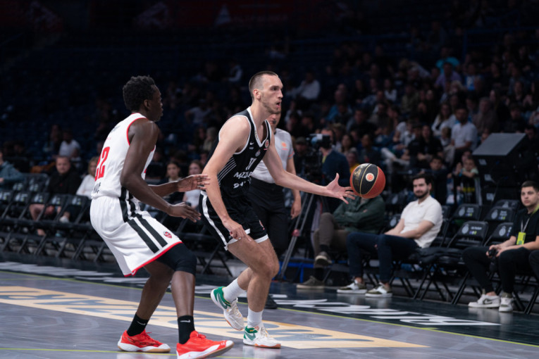 Partizan - Sloboda: Parni valjak "lomi" protivnika!