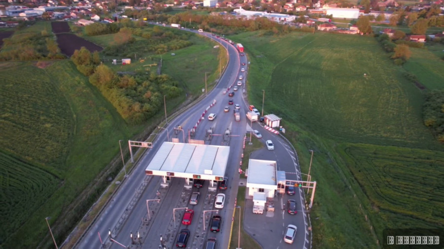 Ko je krenuo predveče, spasio se: Ognjen stigao na Zlatibor u isto vreme kad i oni što su krenuli tri sata ranije (FOTO/VIDEO)