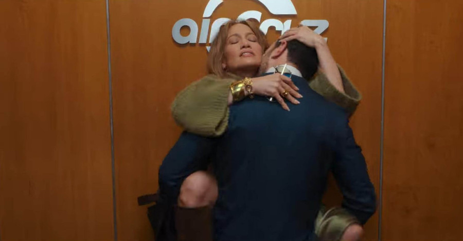 Dženifer Lopez očarana glumcem sa kojim je snimila vrele scene: "Mislila sam da će biti grub i tvrd" (FOTO/VIDEO)