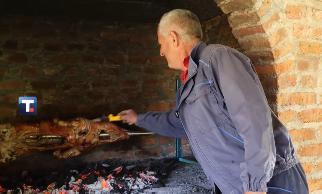 Običaj dug pola veka: Ovo je "prvomajska budilica", a Ilija zna tajnu (FOTO/VIDEO)
