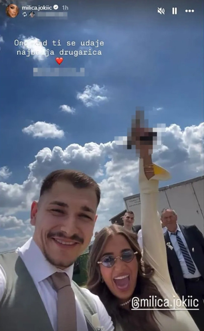 Prštalo na sve strane: Bivša Dačićeva snajka potegla pištolj zbog drugarice (FOTO)